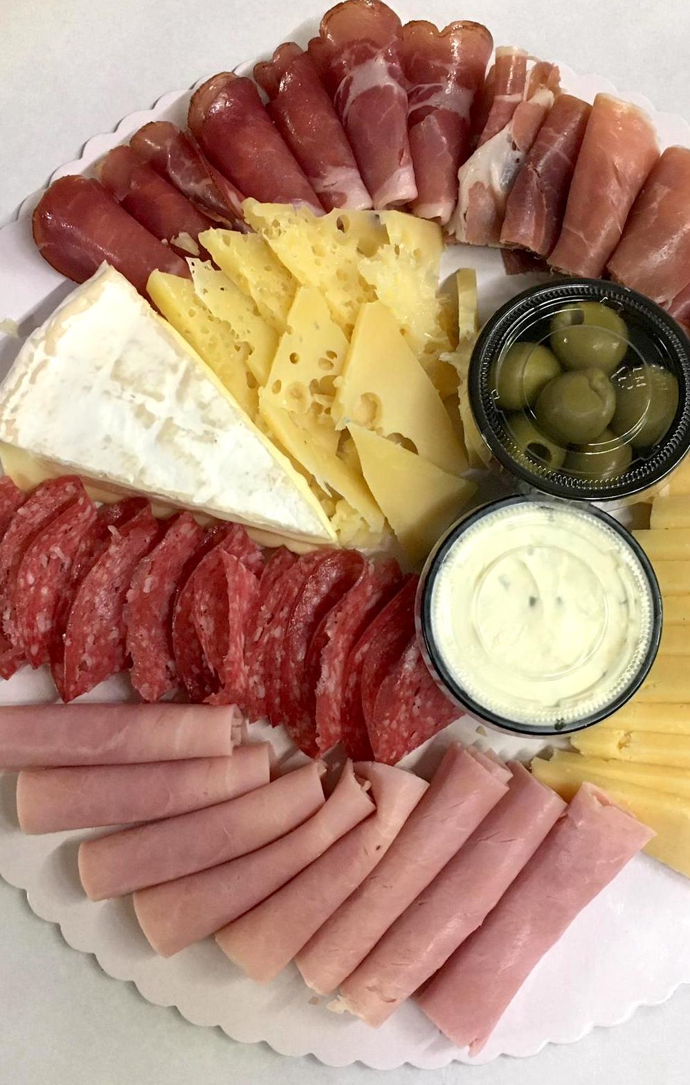 Picada de fiambres y quesos